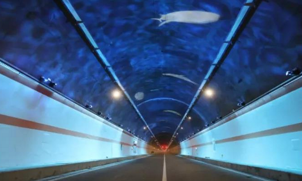 新華社新聞對新疆哈密G575公路東天山特長隧道建設(shè)進行專題報道                                                                                                                                                                          